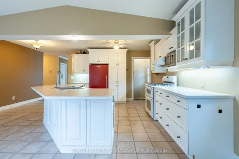 43 Tweed Cres, London, ON N5X 1Z5