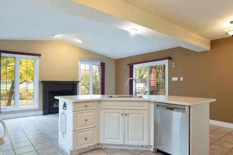 43 Tweed Cres, London, ON N5X 1Z5