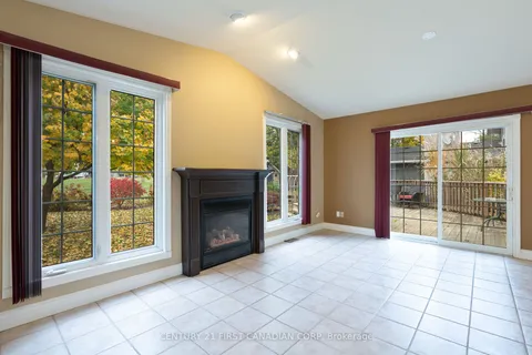 43 Tweed Cres, London, ON N5X 1Z5