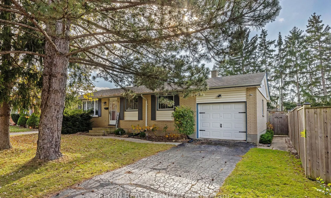 4 Johnson Pl, St. Thomas, ON N5P 2G1