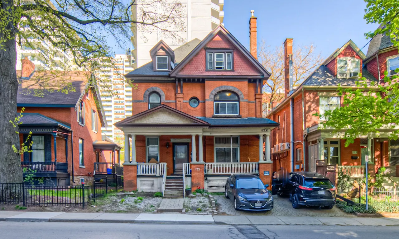 171 Bay St, Hamilton, ON L8P 3H8