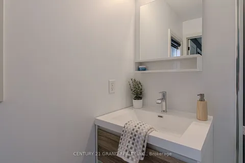 31 Irongate Dr, Brant, ON N3L 4G3