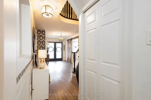 41 Regalview Dr, Hamilton, ON L8G 4Y6