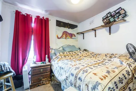 240 Sidney St, Quinte West, ON K8V 2T3
