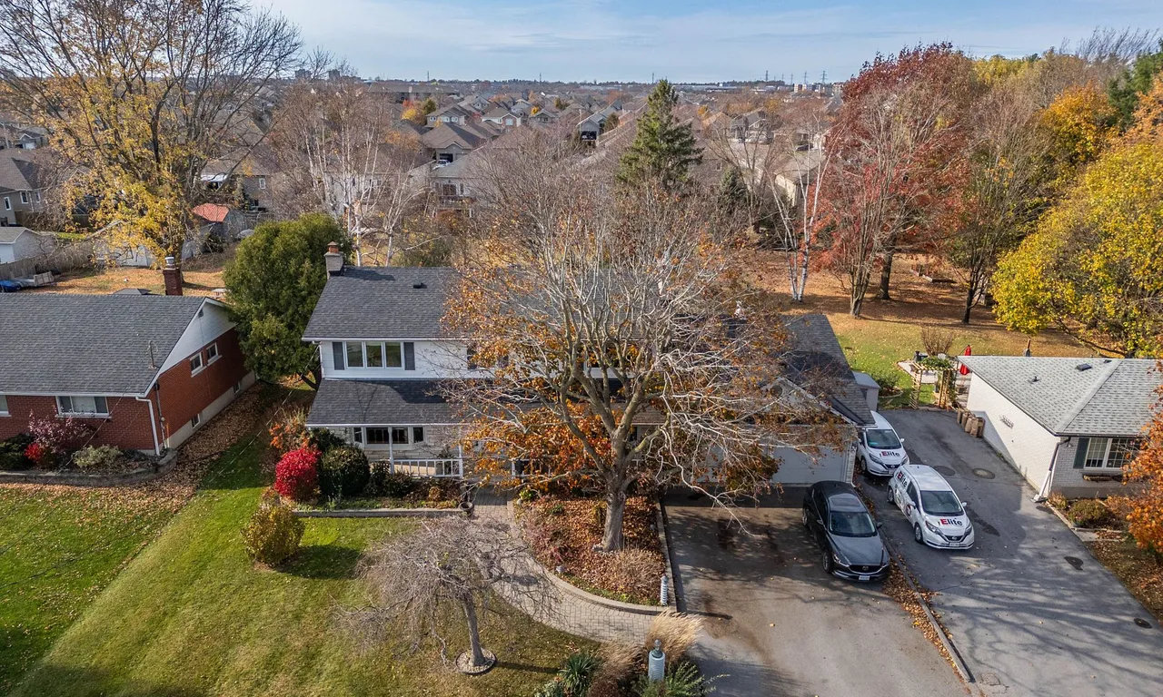 1021 Sydenham Rd, Kingston, ON K7M 3L8