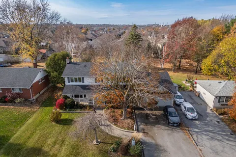 1021 Sydenham Rd, Kingston, ON K7M 3L8