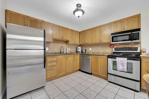 23 Argyle Ave, Hamilton, ON L8H 2S5