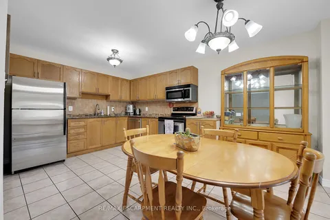 23 Argyle Ave, Hamilton, ON L8H 2S5