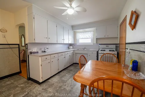 439 Davis St, Port Colborne, ON L3K 1Z7