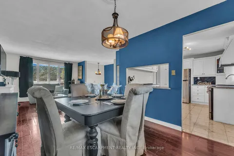 14 Par Pl, Hamilton, ON L8K 5V9