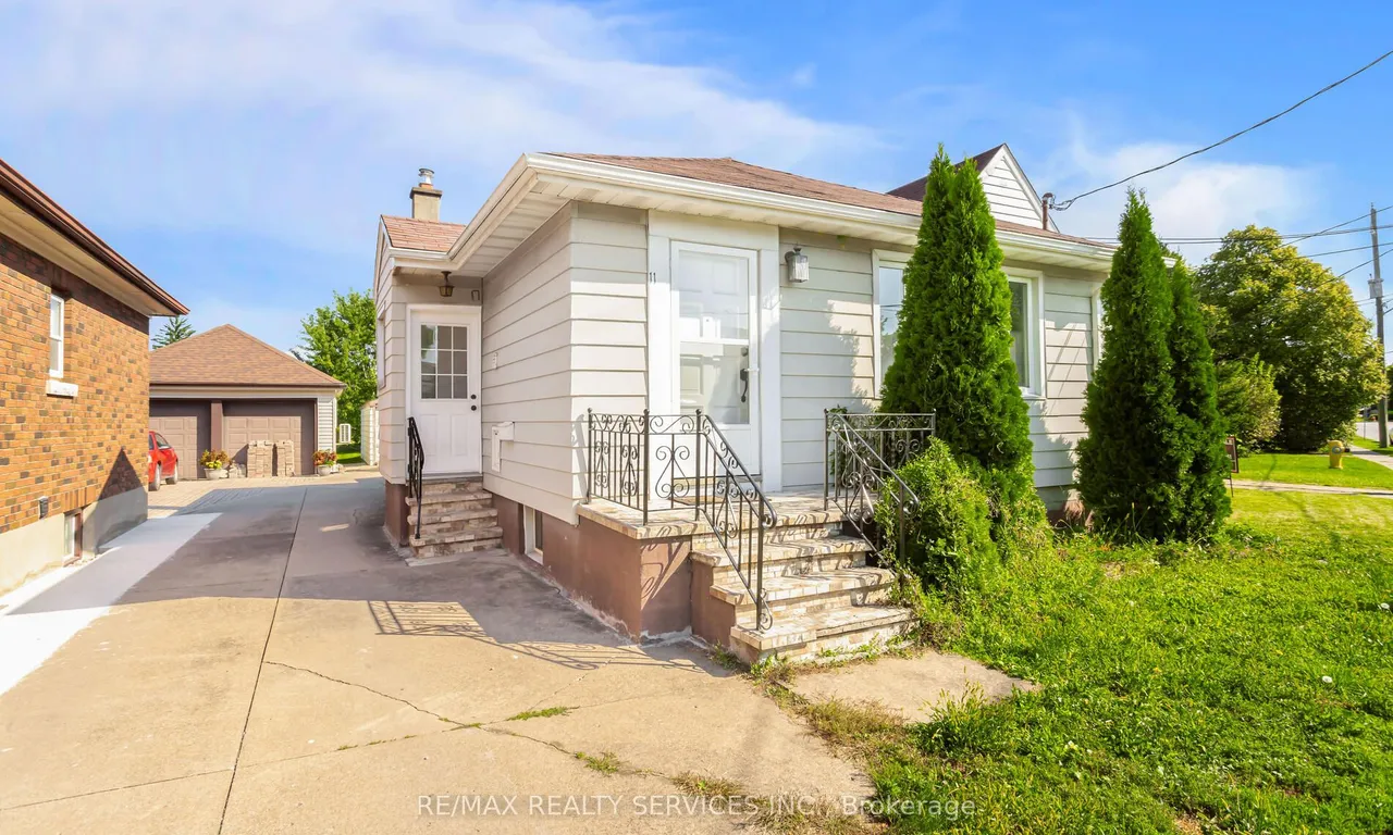 11 Garnet St, St. Catharines, ON L2M 5E6
