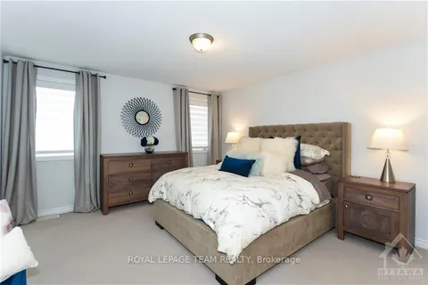 35 OXALIS Cres, Kanata, ON K2V 0J6