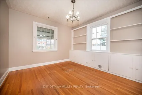 334 PEMBROKE St, Pembroke, ON K8A 3K4