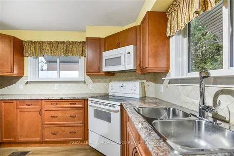 12 ALDERSHOT Ave, Brockville, ON K6V 2P6