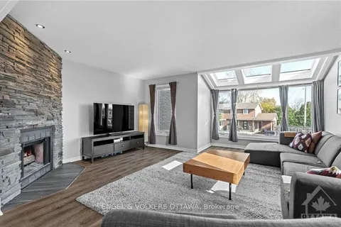 274C DALEHURST Dr, Tanglewood - Grenfell Glen - Pineglen, ON K2G 4J5