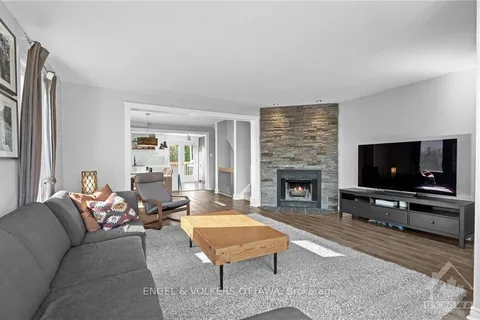 274C DALEHURST Dr, Tanglewood - Grenfell Glen - Pineglen, ON K2G 4J5