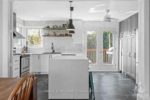 274C DALEHURST Dr, Tanglewood - Grenfell Glen - Pineglen, ON K2G 4J5