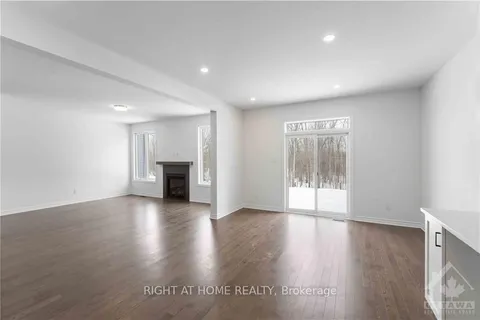 653 PERSIMMON Way, Orleans - Convent Glen and Area, ON K1W 0T3