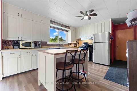 101 SIBERIA Rd, Madawaska Valley, ON K0J 1B0