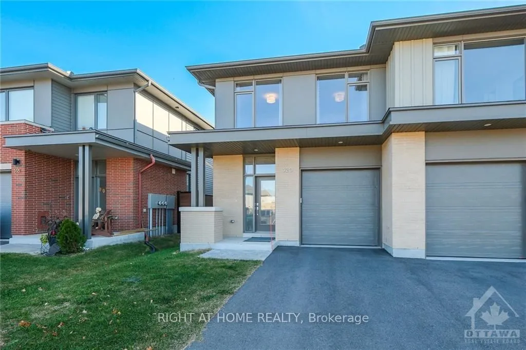 320 WIGWAS St, Manor Park - Cardinal Glen and Area, ON K1K 5A2