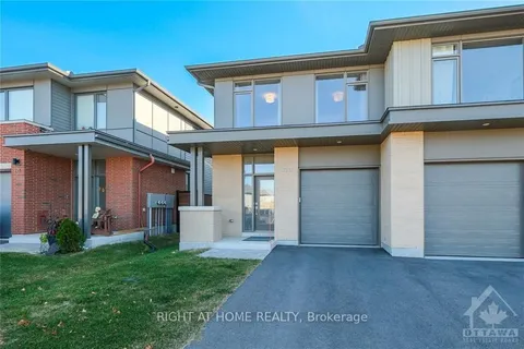 320 WIGWAS St, Manor Park - Cardinal Glen and Area, ON K1K 5A2