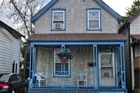 94 Perth St, Brockville, ON K6V 5C9