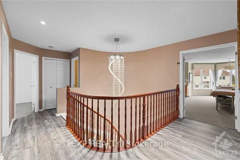 33 VALENCIA St, Barrhaven, ON K2G 6T1