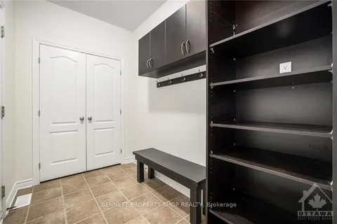 917 WHITEFORD Way, Kanata, ON K2M 0E1