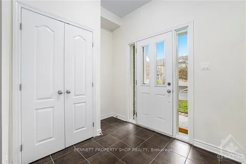 917 WHITEFORD Way, Kanata, ON K2M 0E1