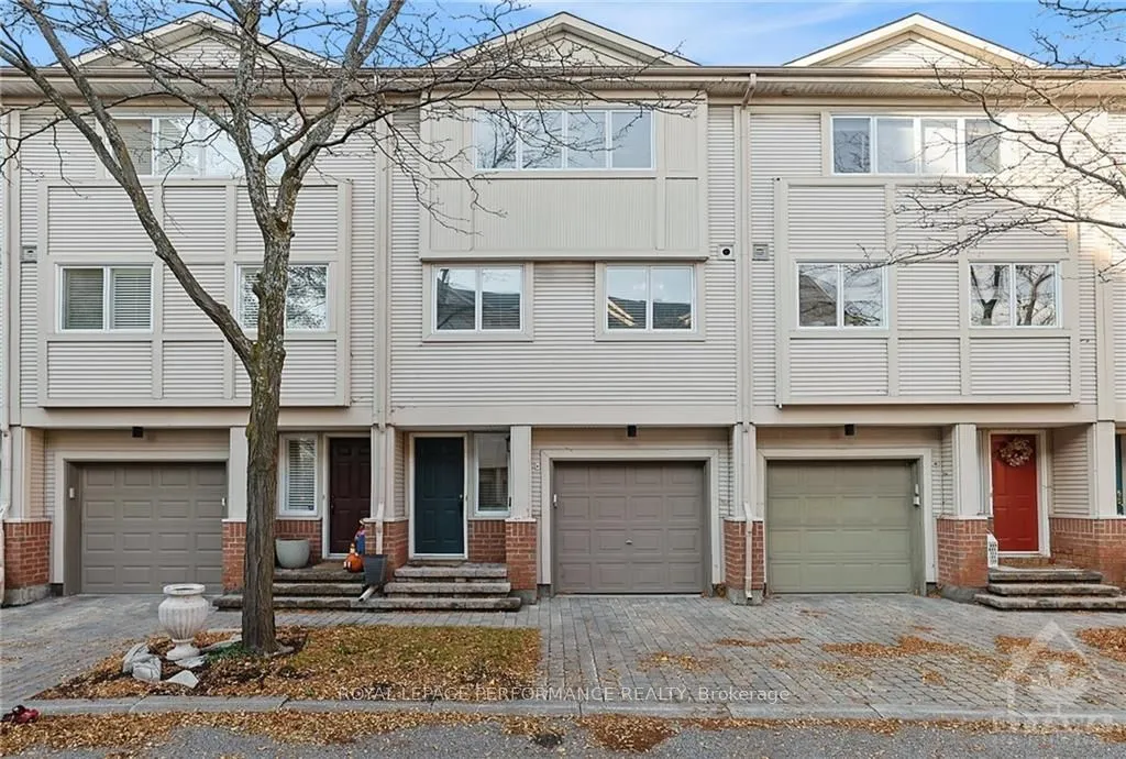 14 SCHOOLHOUSE, New Edinburgh - Lindenlea, ON K1M 2J5