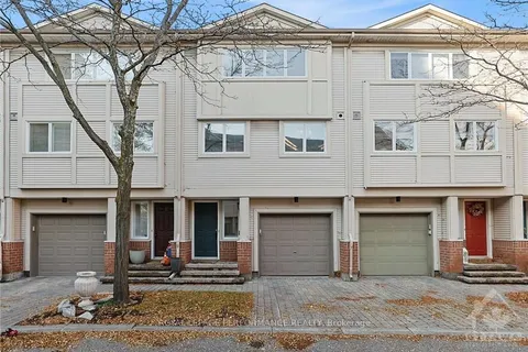 14 SCHOOLHOUSE, New Edinburgh - Lindenlea, ON K1M 2J5