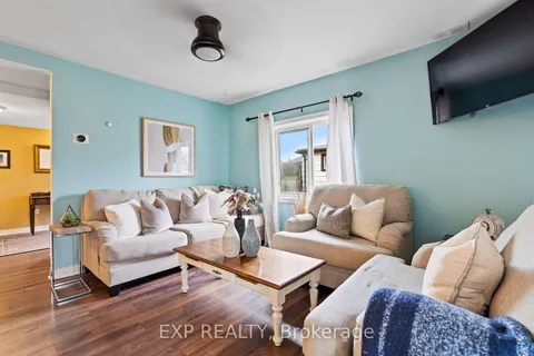 30 Radford Ave, Fort Erie, ON L2A 5H5