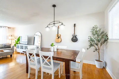 205 Hanover Pl, Hamilton, ON L8K 6B4