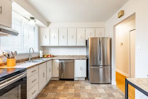 205 Hanover Pl, Hamilton, ON L8K 6B4