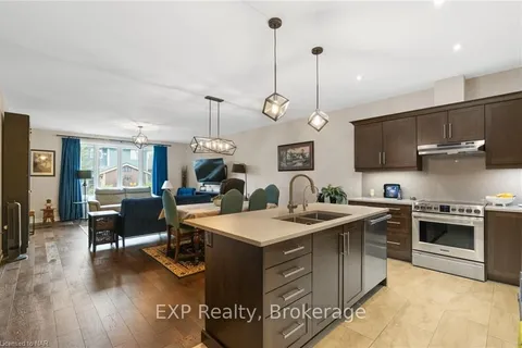 25 ANDREW LANE Lane, Thorold, ON L2V 0V3