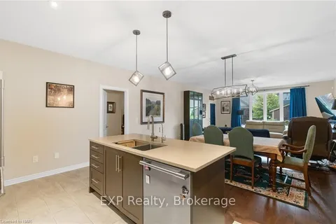 25 ANDREW LANE Lane, Thorold, ON L2V 0V3
