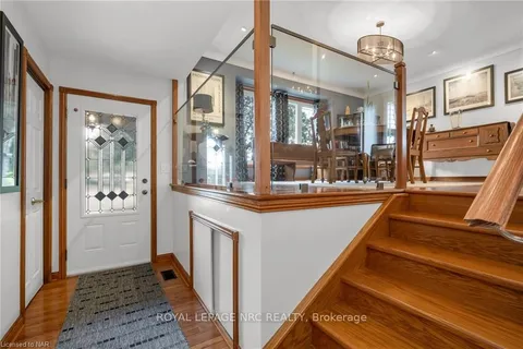 19 LITTLE JOHN Crt, Welland, ON L3C 5X3