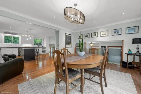 19 LITTLE JOHN Crt, Welland, ON L3C 5X3