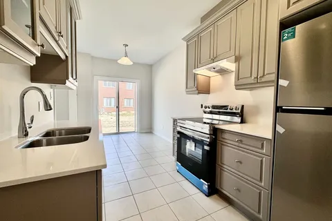 100 Baker St, Thorold, ON L2V 3P4
