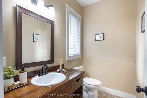 536 Juliana Drive, Strathroy-Caradoc, ON N0L 1W0