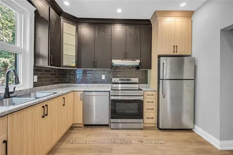 55 Douglas Ave, Hamilton, ON L8L 5R2