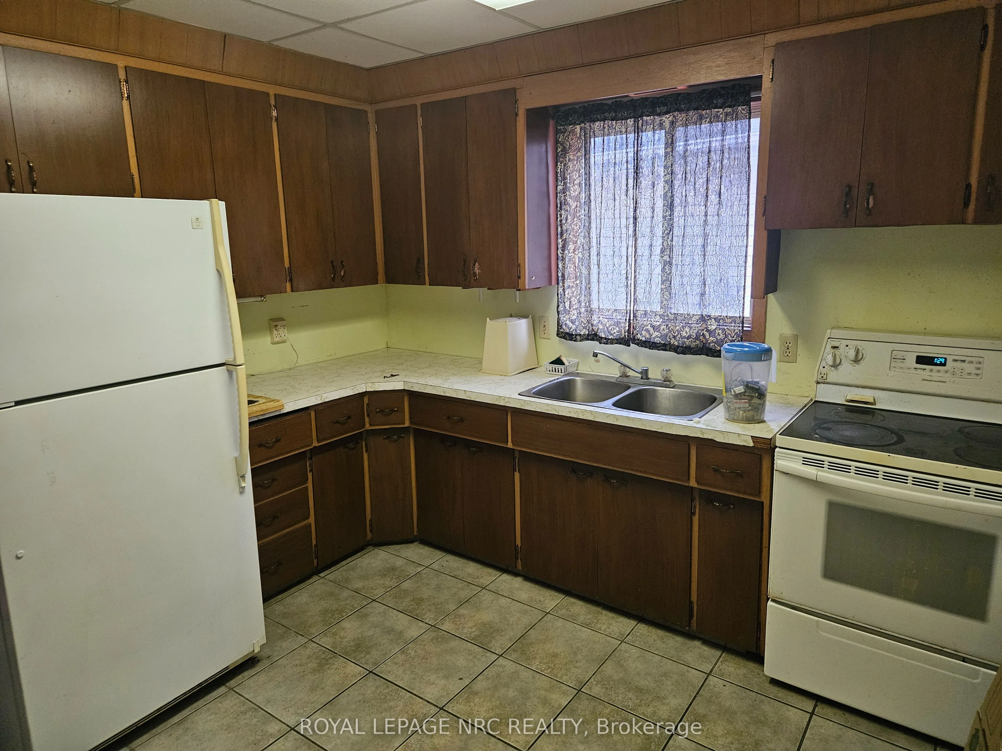 120 PAGE Street, ON L2R 4A9