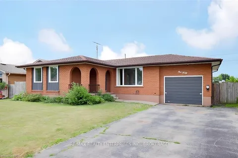 140 WESTWOOD Cres, Welland, ON L3C 4R3