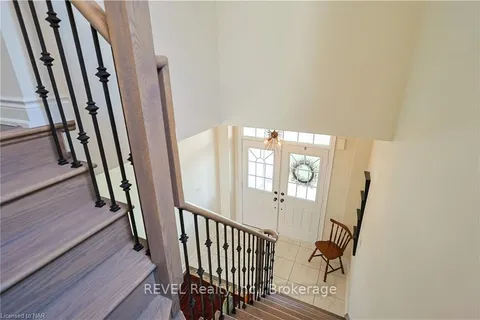 7814 HACKBERRY Tr, Niagara Falls, ON L2H 3R4