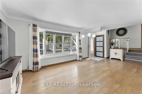 6456 CAROLYN Ave, Niagara Falls, ON L2E 5H5