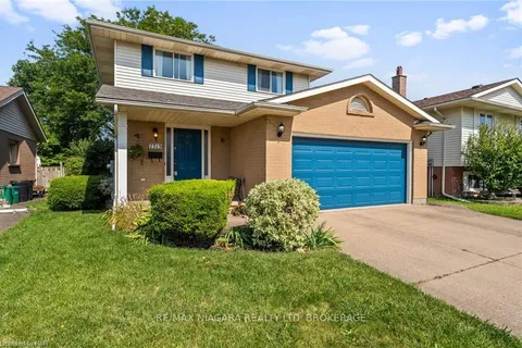 7715 SWAN St, Niagara Falls, ON L2H 2P7