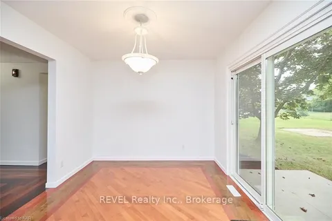 1112 KENNEDY Dr, Fort Erie, ON L2A 5P4