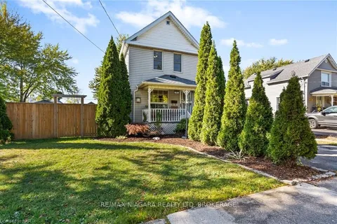 70 BEATRICE St, Welland, ON L3B 2Z3