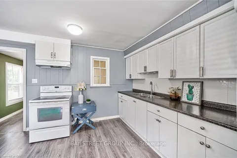 6285 SKINNER St, Niagara Falls, ON L2G 2Y6