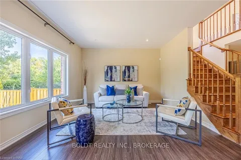 7333 LIONSHEAD Ave, Niagara Falls, ON L2G 0A6